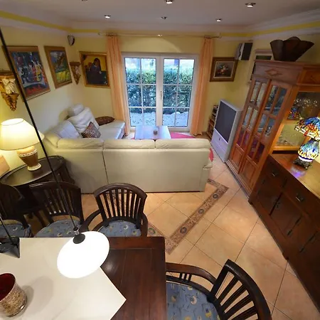 Ferienhaus-strandflieder-in-gross-zicker-halbinsel-moenchgut Tatil Evi Groß Zicker