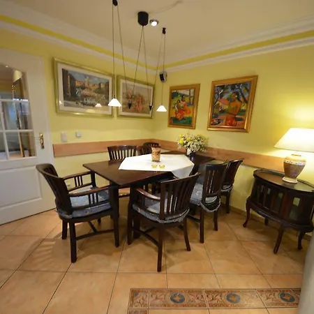 Ferienhaus-strandflieder-in-gross-zicker-halbinsel-moenchgut *