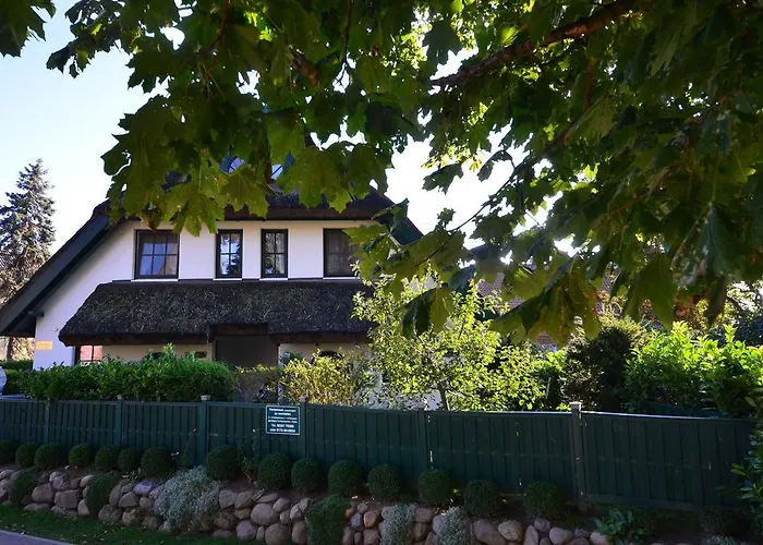 Ferienhaus-strandflieder-in-gross-zicker-halbinsel-moenchgut 度假居 *