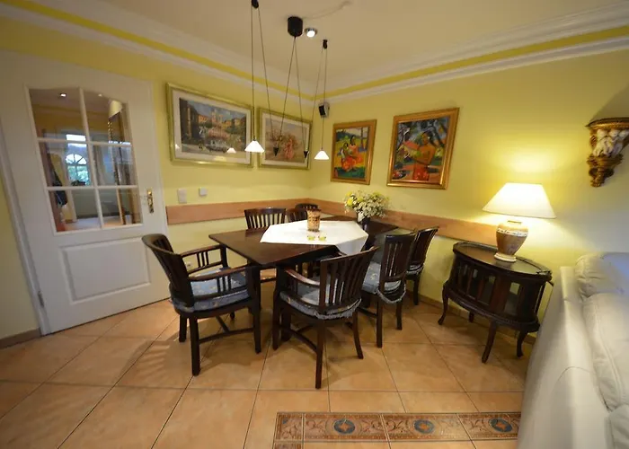 Ferienhaus-strandflieder-in-gross-zicker-halbinsel-moenchgut *