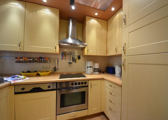 Ferienhaus-strandflieder-in-gross-zicker-halbinsel-moenchgut * Groß Zicker