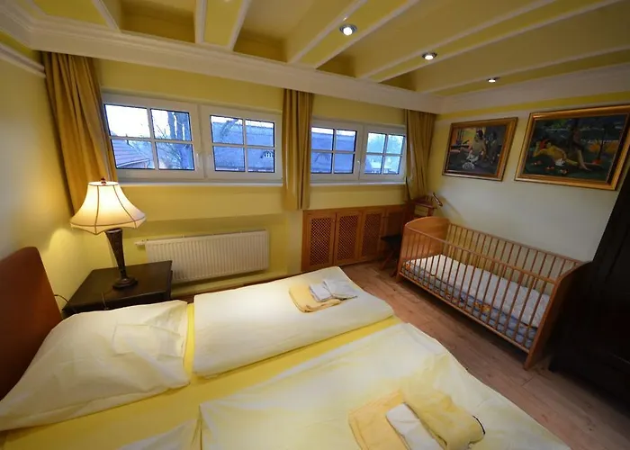 Ferienhaus-strandflieder-in-gross-zicker-halbinsel-moenchgut * Groß Zicker